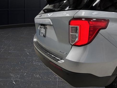 Used 2023 Ford Explorer XLT image 33