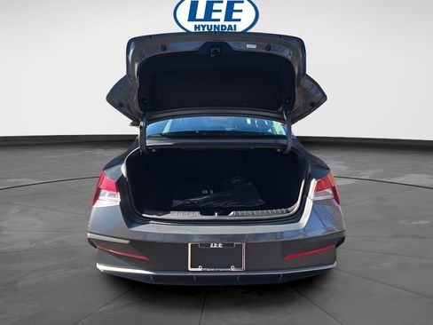 New 2026 Hyundai Elantra SE image 17
