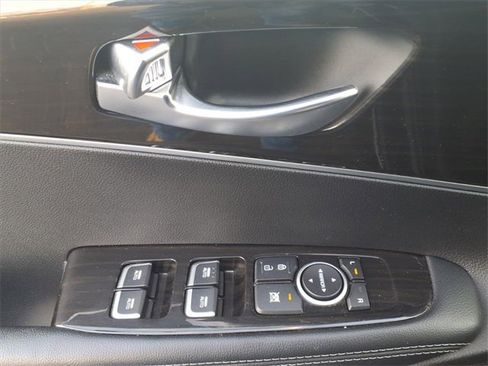 Used 2019 Kia Sorento LX w/ LX Convenience Package image 23