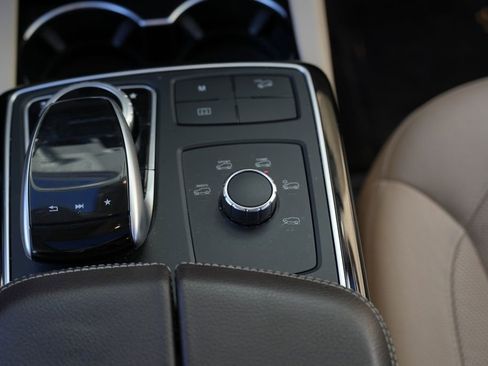 Used 2017 Mercedes-Benz GLE 400 4MATIC image 45