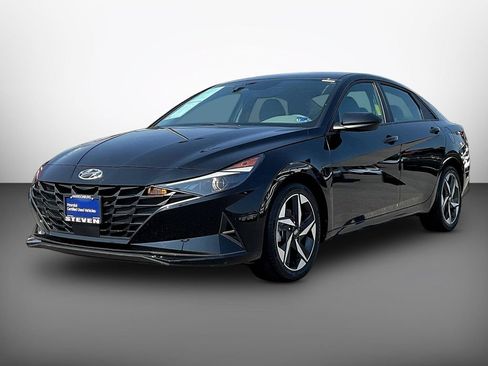 Certified 2023 Hyundai Elantra SEL w/ Convenience Package FWD image 3