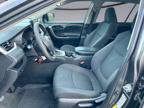 Used 2021 Toyota RAV4 LE FWD image 11