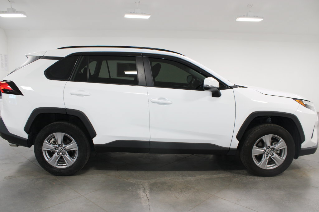 Used 2023 Toyota RAV4 XLE FWD image 11