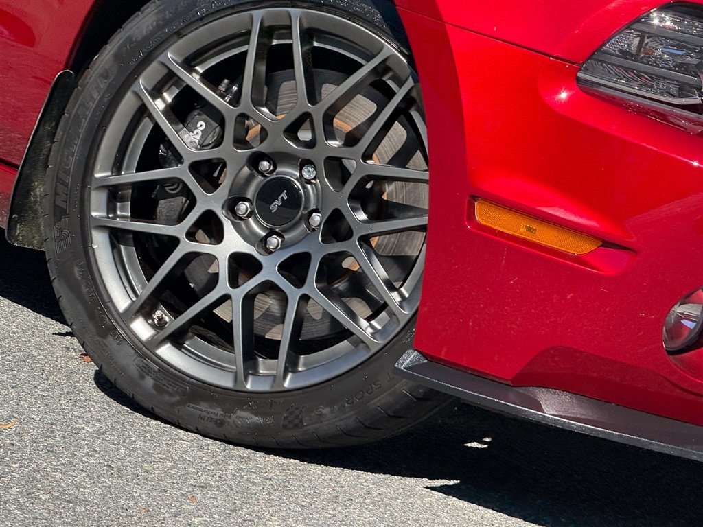 Used 2014 Ford Mustang Shelby GT500 w/ Equipment Group 821A RWD image 29