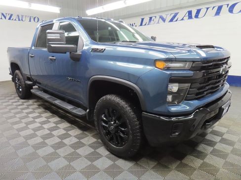Used 2025 Chevrolet Silverado 2500 Custom w/ Custom Value Package AWD/4WD image 3