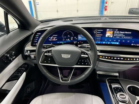Used 2024 Cadillac Lyriq Luxury w/ LPO, Floor Liner Package RWD image 11
