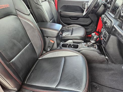 Used 2018 Jeep Wrangler Unlimited Rubicon AWD/4WD image 14