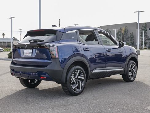 New 2026 Nissan Kicks SV image 4