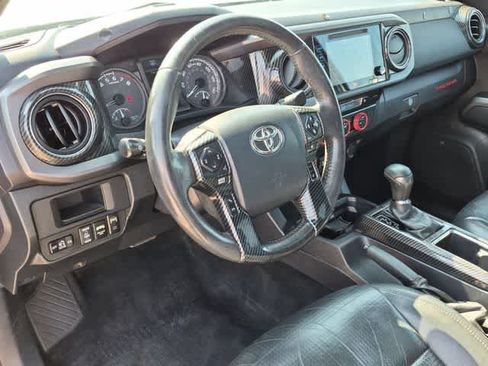 Used 2019 Toyota Tacoma TRD Off-Road AWD/4WD image 10