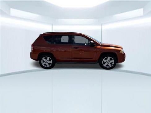 Used 2010 Jeep Compass Sport image 7