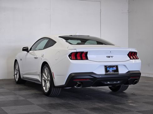 Used 2025 Ford Mustang GT Premium RWD image 5