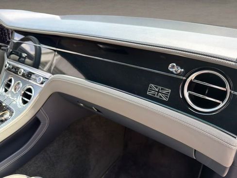 Used 2020 Bentley Continental GT V8 image 28