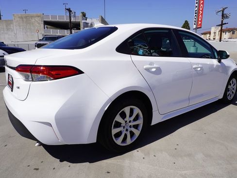 Certified 2025 Toyota Corolla LE image 5