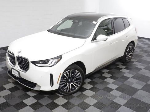 Certified 2025 BMW X3 xDrive30i w/ Convenience Package AWD/4WD image 2