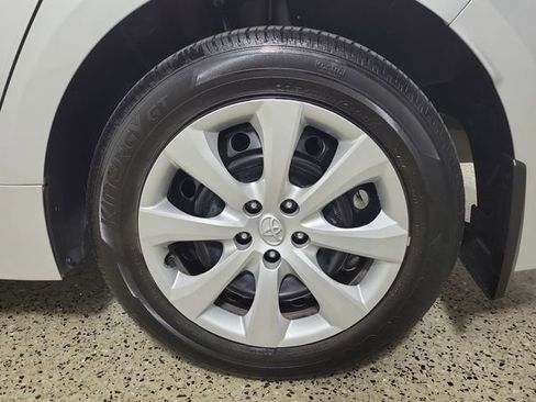 Used 2025 Toyota Corolla LE FWD image 8