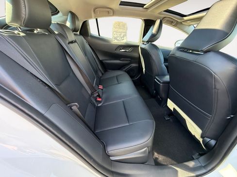 Used 2026 Toyota Prius Plug-In Hybrid FWD image 23