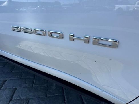 Used 2020 GMC Sierra 2500 SLT w/ Technology Package RWD image 7