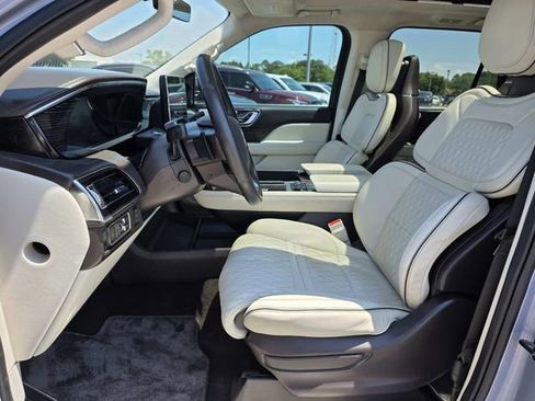Used 2023 Lincoln Navigator Black Label AWD/4WD image 8