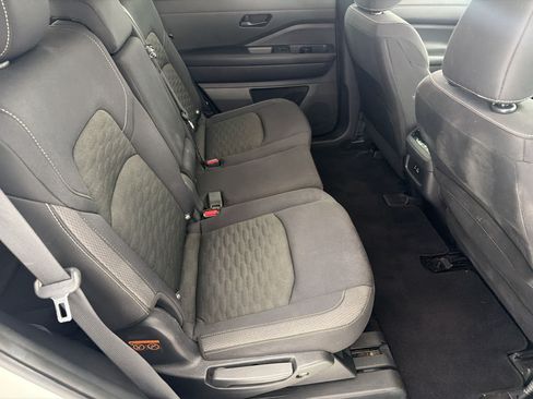 Used 2023 Nissan Pathfinder SV AWD/4WD image 29