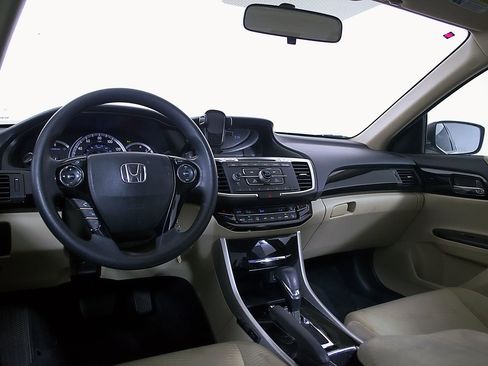 Used 2016 Honda Accord LX image 20