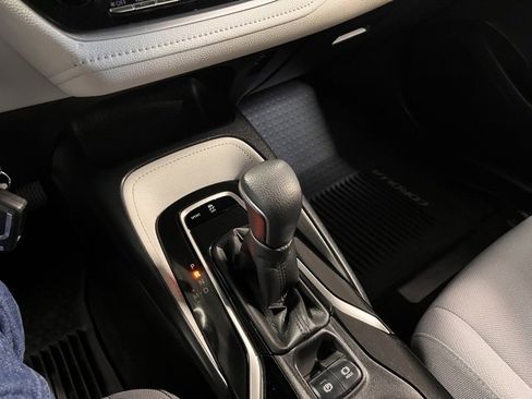 Used 2020 Toyota Corolla SE image 28