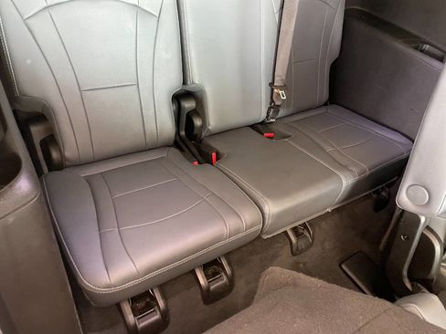 Used 2019 Buick Enclave Essence image 30