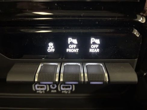 Used 2026 RAM 1500 Laramie w/ Night Edition AWD/4WD image 28