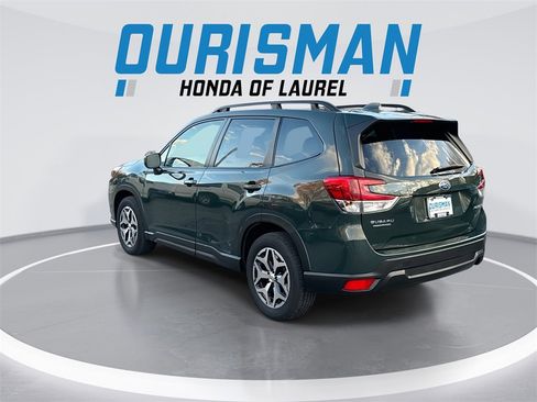 Used 2023 Subaru Forester Premium image 6