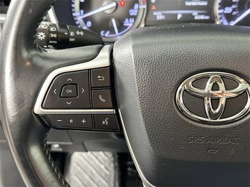 Used 2022 Toyota Highlander XLE image 21