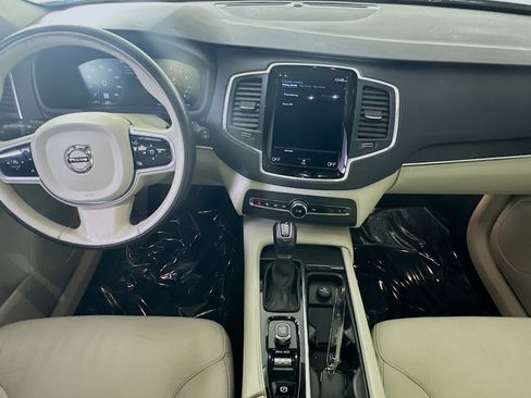Used 2020 Volvo XC90 T5 Momentum w/ Protection Package Premier image 27