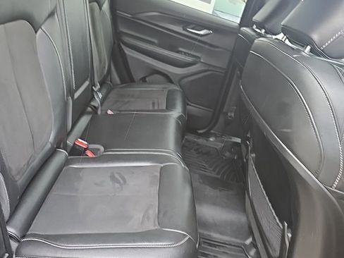 Used 2024 Jeep Grand Cherokee Altitude AWD/4WD image 10