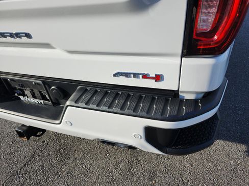Certified 2025 GMC Sierra 1500 AT4 w/ AT4 Premium Package image 4