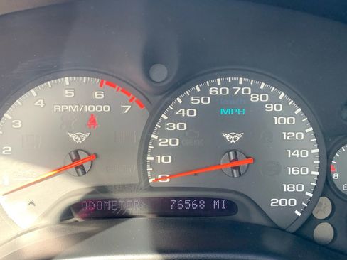 Used 1999 Chevrolet Corvette Coupe w/ Roof Pkg image 12