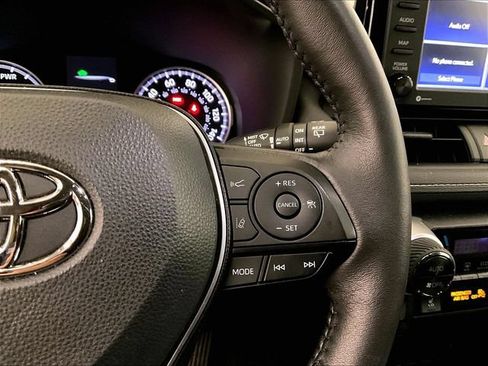 Used 2022 Toyota RAV4 XLE w/ XLE Grade Weather Package AWD/4WD image 18