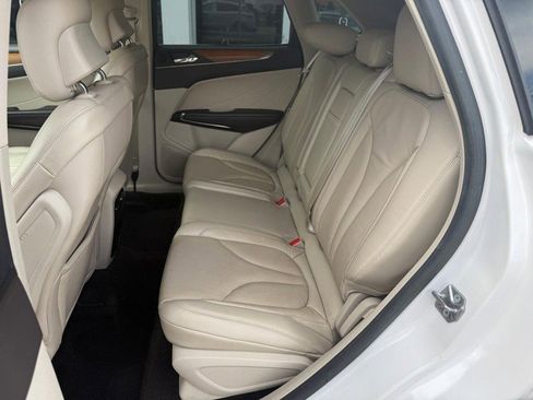 Used 2018 Lincoln MKC Select w/ Select Plus Package image 11