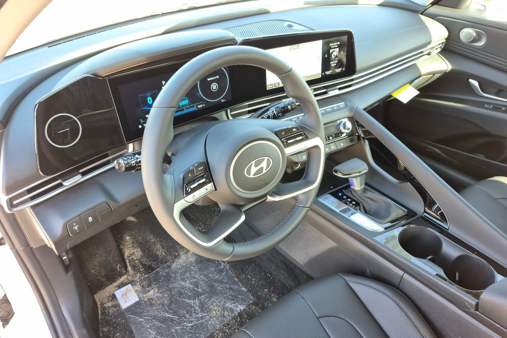 New 2026 Hyundai Elantra Limited FWD image 12