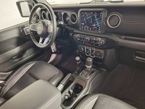 Used 2022 Jeep Wrangler Unlimited Sahara w/ Cold Weather Group AWD/4WD image 27