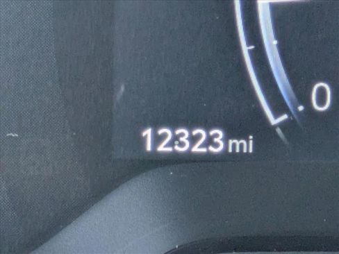 Used 2024 Toyota Corolla Cross XLE w/ Convenience Package image 12