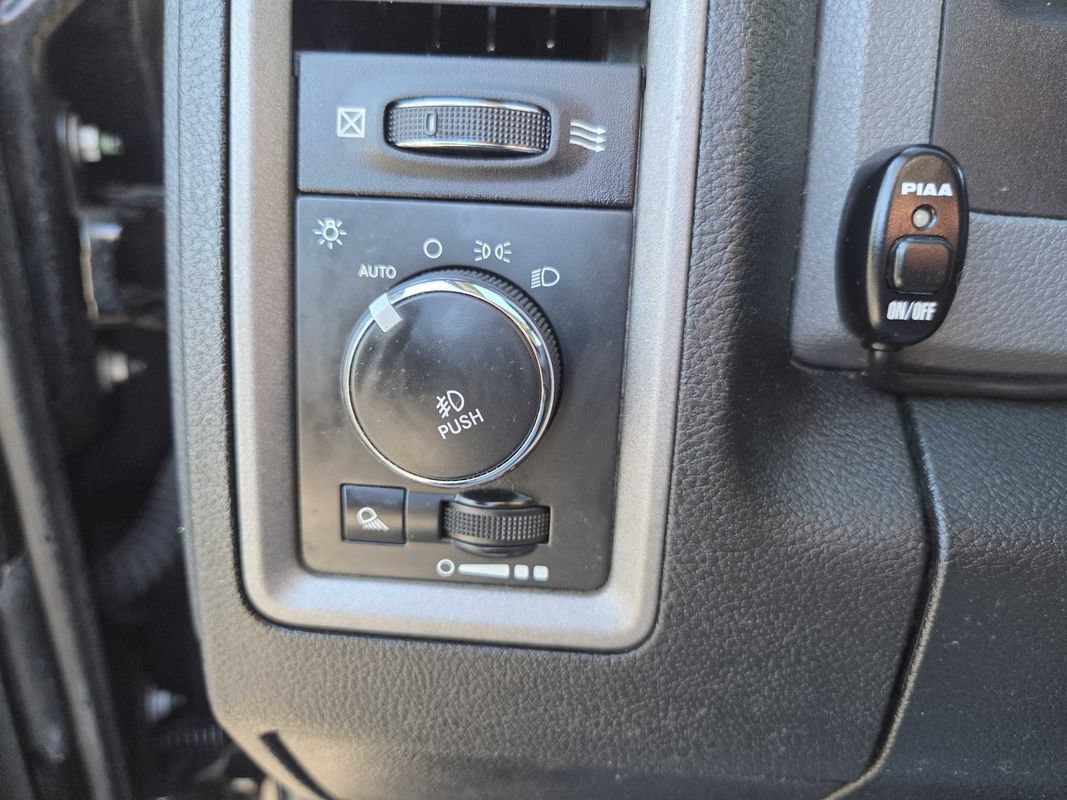 Used 2014 RAM 1500 Express w/ Black Ram 1500 Express Group AWD/4WD image 16