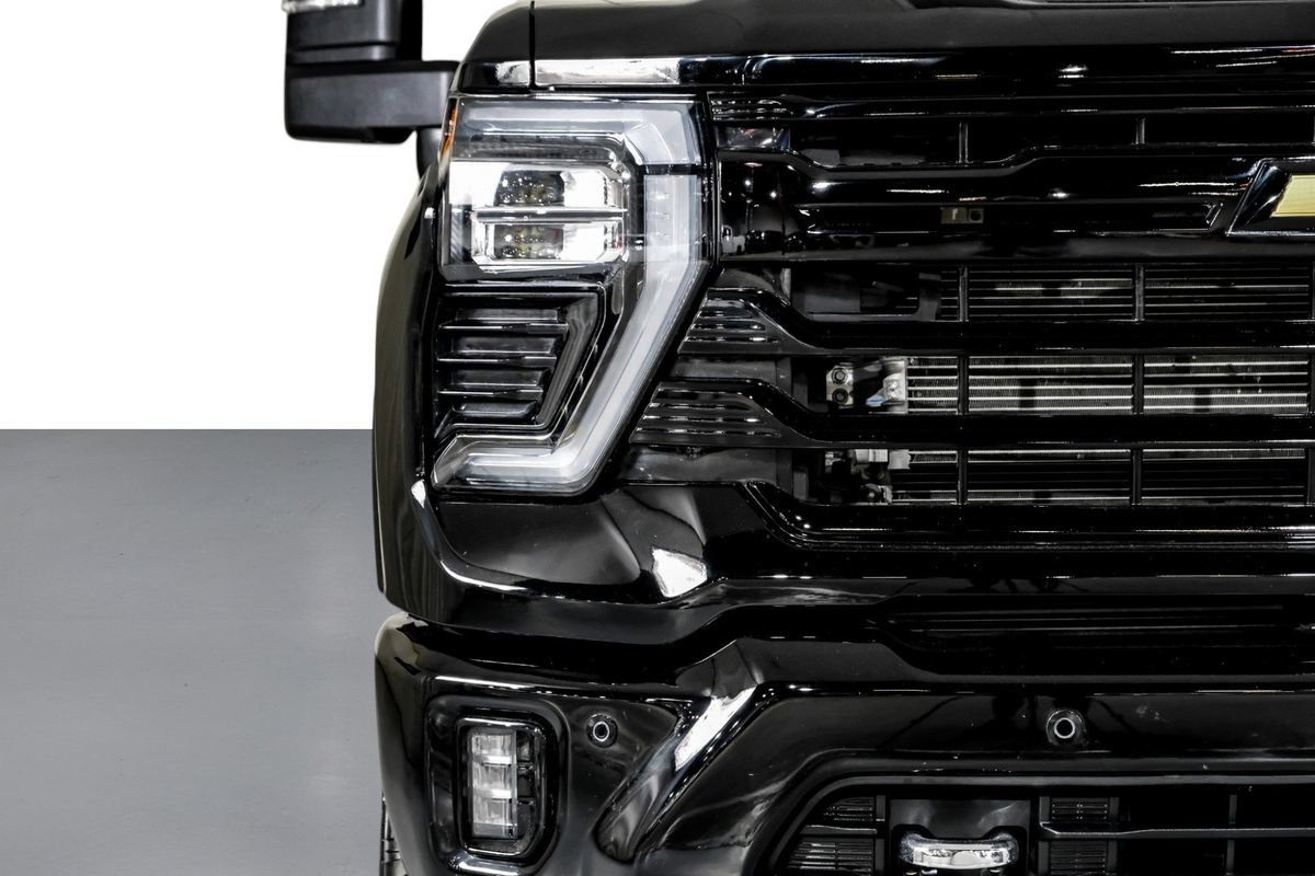 Used 2025 Chevrolet Silverado 3500 High Country w/ High Country Premium Package AWD/4WD image 42