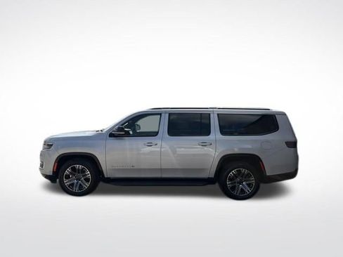 Used 2024 Jeep Wagoneer L Series II w/ Flexible Seating Group AWD/4WD image 6