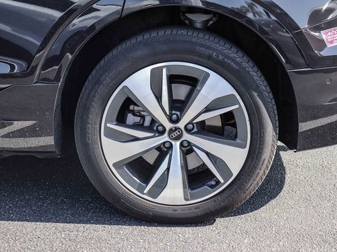 Used 2024 Audi Q8 e-tron Premium Plus w/ Premium Plus Package AWD/4WD image 10
