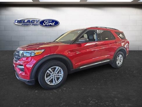 Used 2023 Ford Explorer XLT w/ Equipment Group 202A AWD/4WD image 2