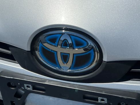Used 2021 Toyota Prius LE AWD/4WD image 10