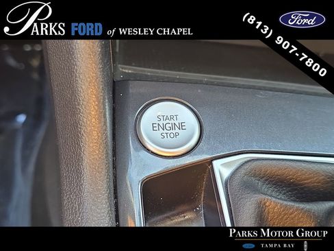 Used 2023 Volkswagen Tiguan SE w/ Panoramic Sunroof Package image 25