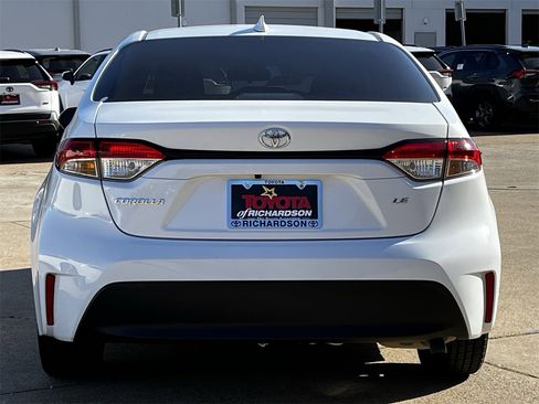 Used 2023 Toyota Corolla LE image 5