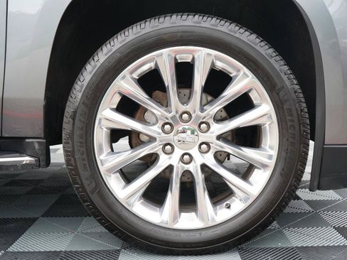 Used 2019 Cadillac Escalade ESV Luxury AWD/4WD image 38