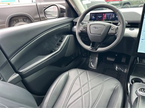 Used 2023 Ford Mustang Mach-E Select image 19