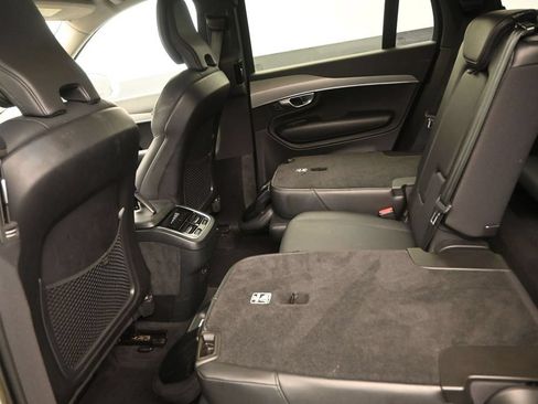 Used 2022 Volvo XC90 T5 Momentum FWD image 13
