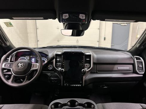 Used 2025 RAM 2500 Big Horn AWD/4WD image 18